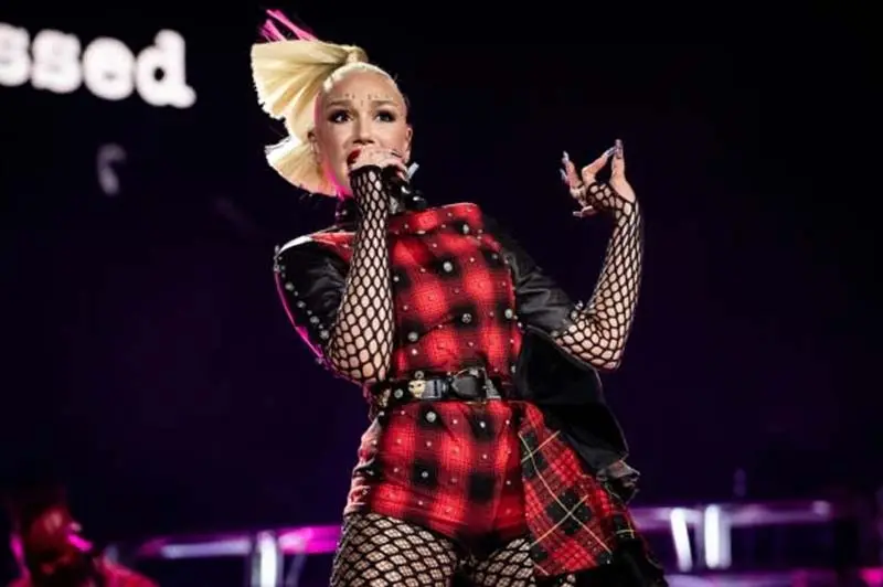 Gwen Stefani AMA 2025